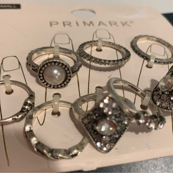 NWT Ring set from Primark, consisting of 8 rings so pretty! - Picture 2 of 9